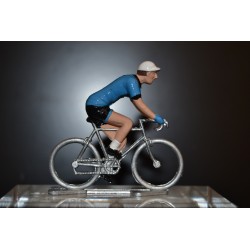 Auber93 - petit cycliste en metal