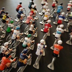 Peloton Tour de France Saison 2021 23 figurines petit cycliste
