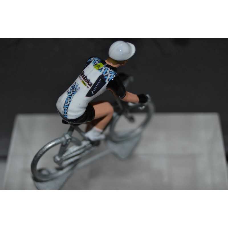Qhubeka Burberry 2021 - cycling figurine