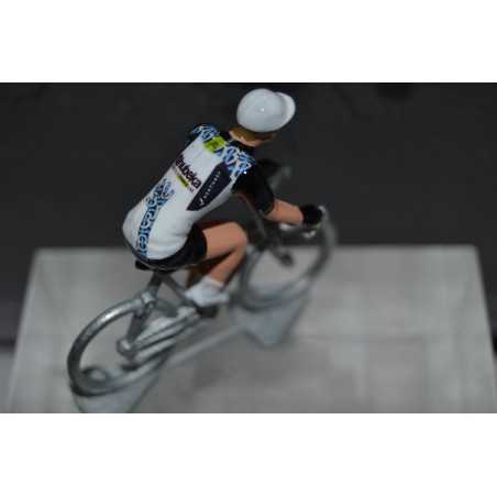 Qhubeka Burberry 2021 - cycling figurine