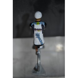 Qhubeka Burberry 2021 - cycling figurine