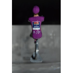 Paul Magnier Giro 2026 Cyclamen Jersey - cycling figurine