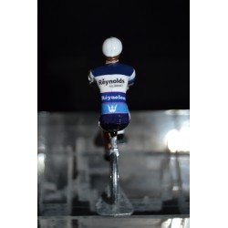 Reynolds - petit cycliste en plomb metal zamak