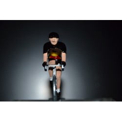 Champion Belgique Oliver Naesen - petit cycliste en acier